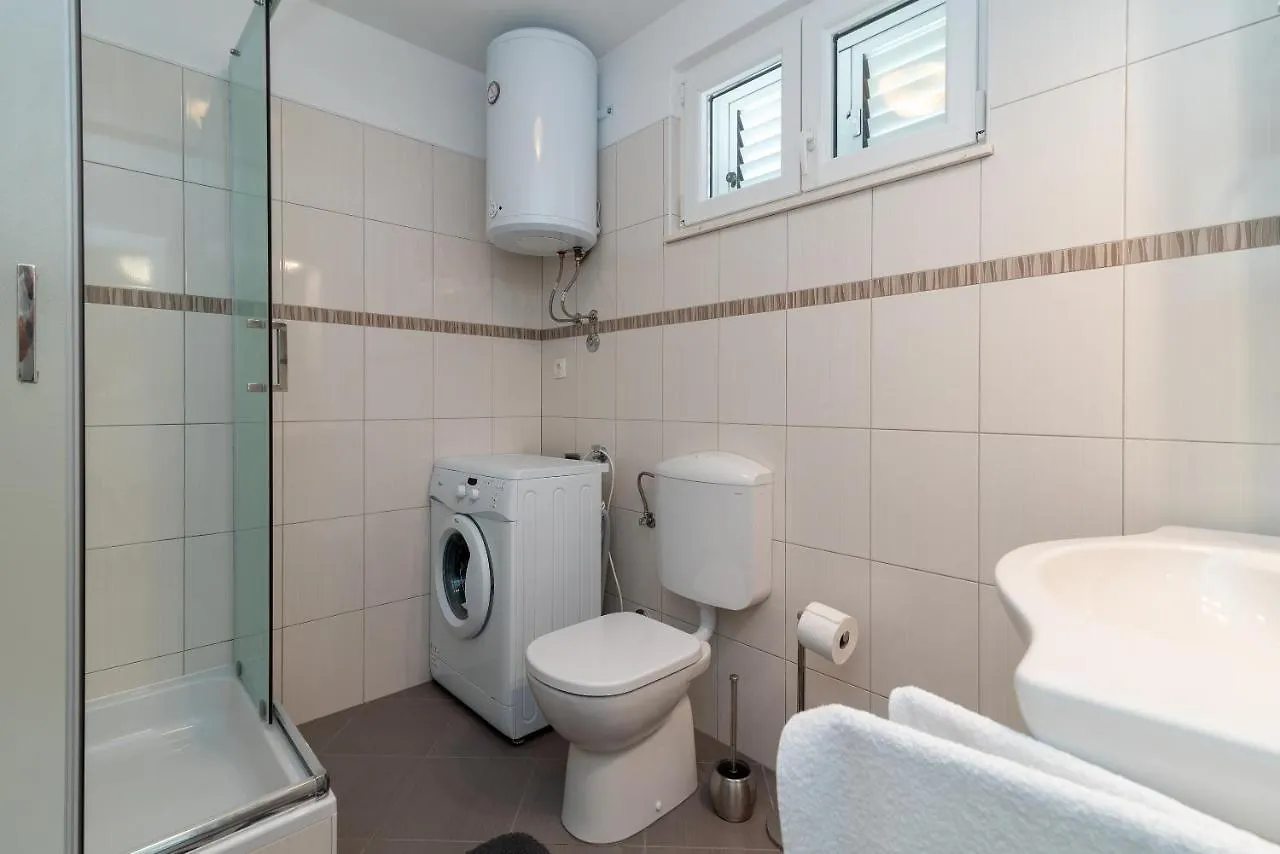 Novi Apartment Trogir 0*,
