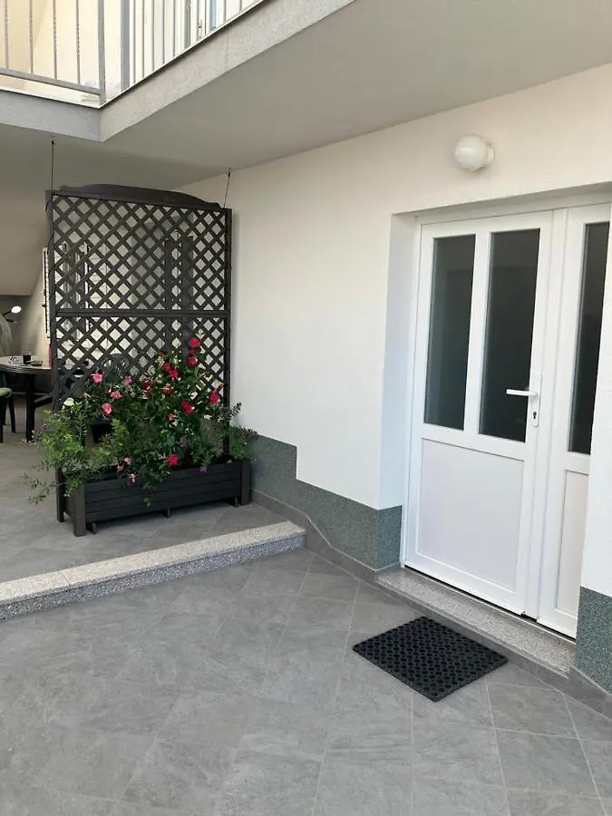 Novi Apartment Trogir Croatia
