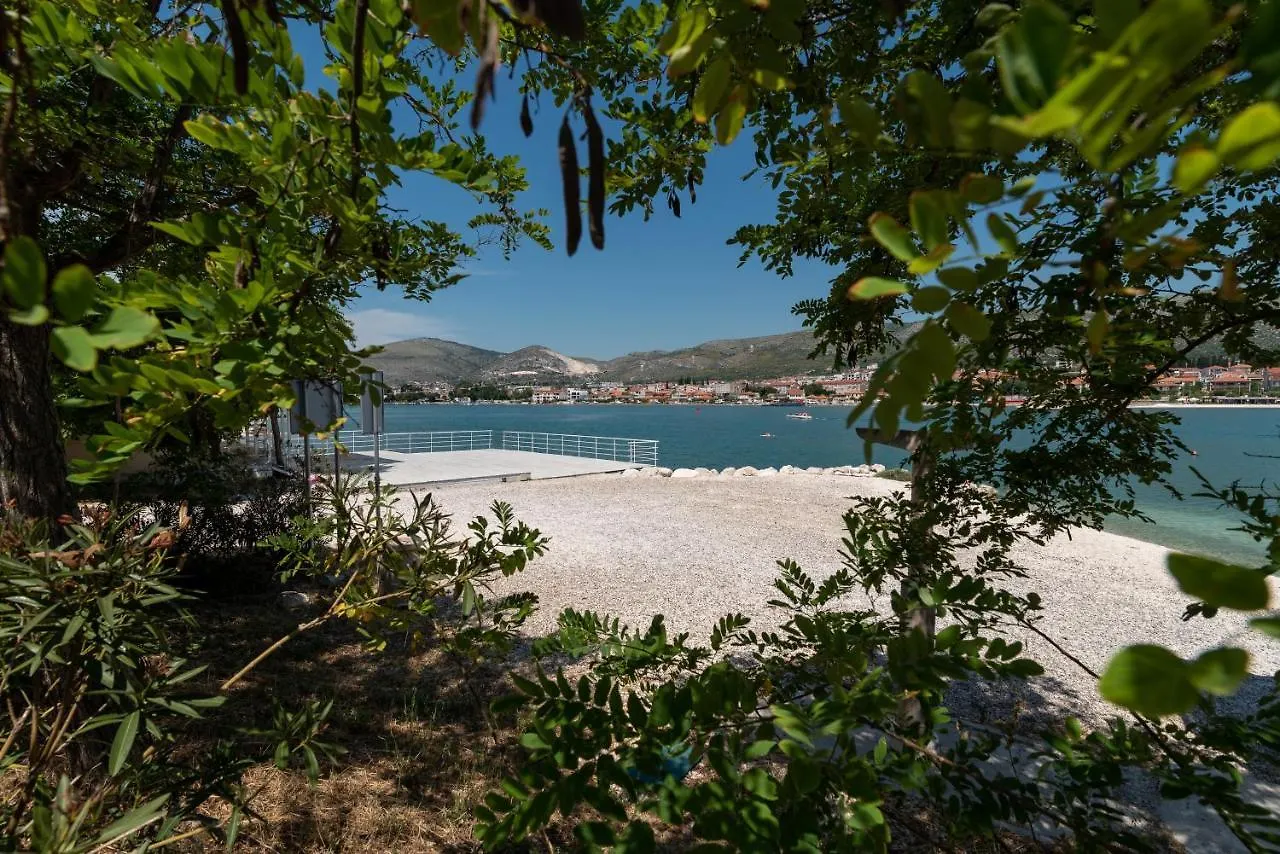 Novi Apartment Trogir 0*,